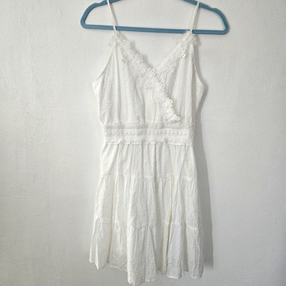 MINE White Eyelet Lace Trim Tiered Sundress Women's Size S V-Neck Mini Boho
